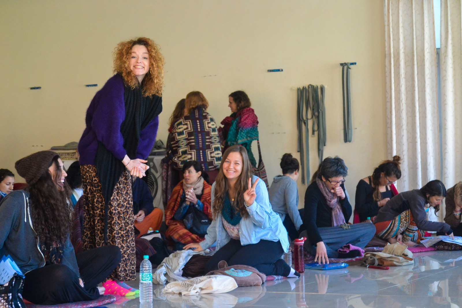 200 hour teacher training in India - happy learning yoga philosophy